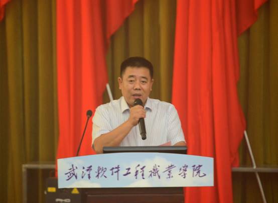 校长致辞1.jpg